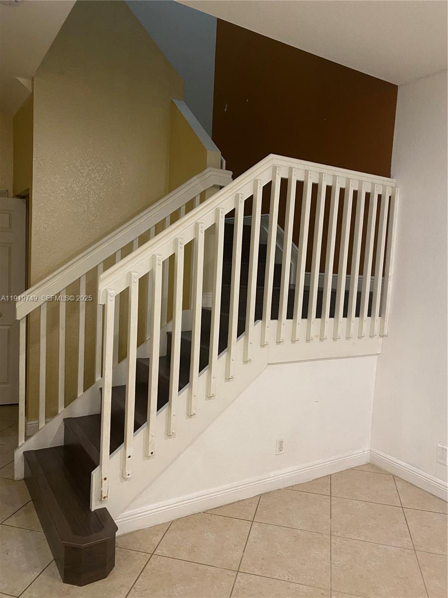 A11919749 Property Photo 15