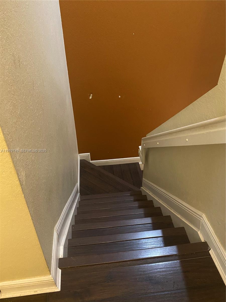 A11919749 Property Photo 18