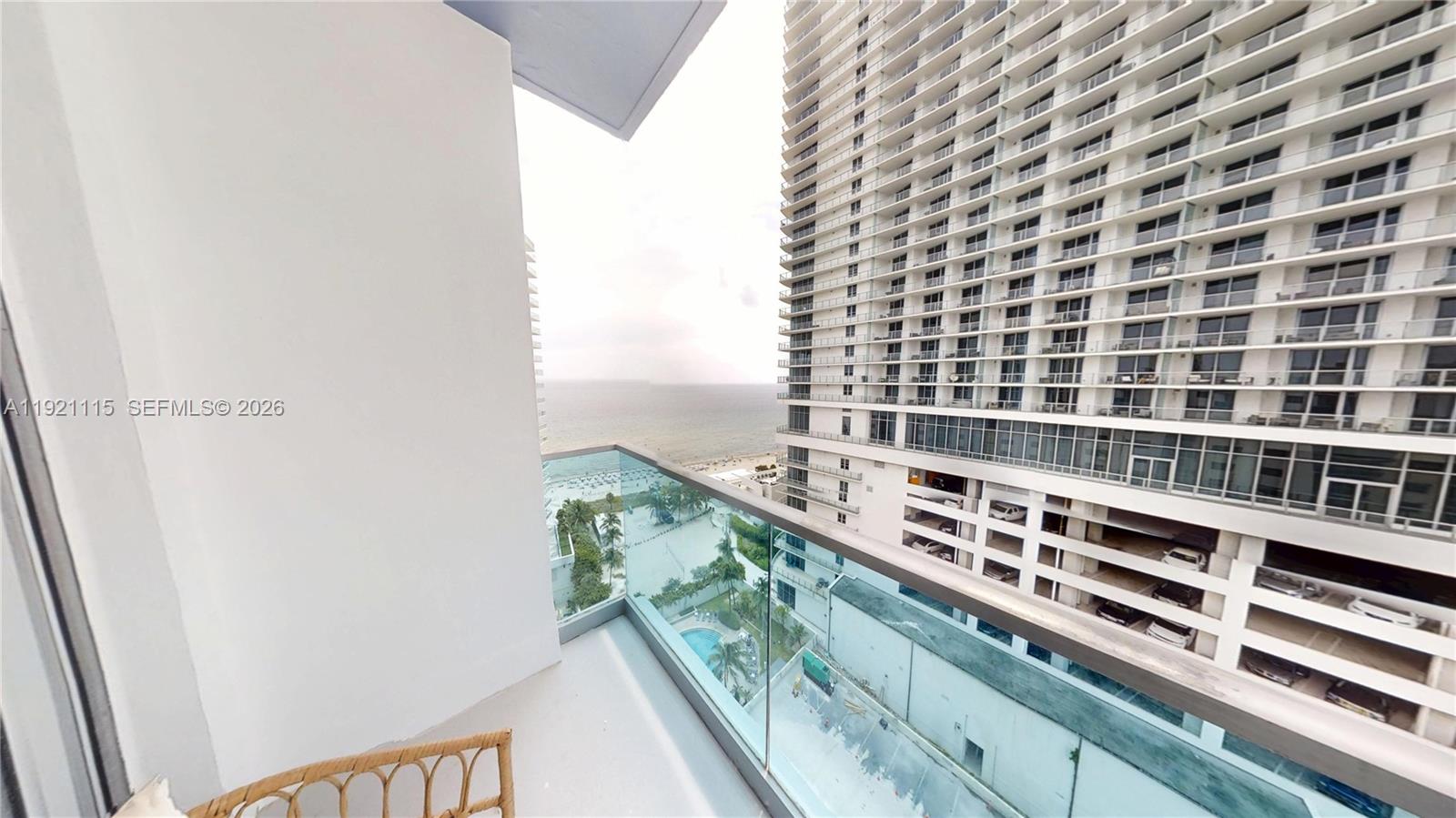 4001 S Ocean Drive Ph7 Property Photo 1