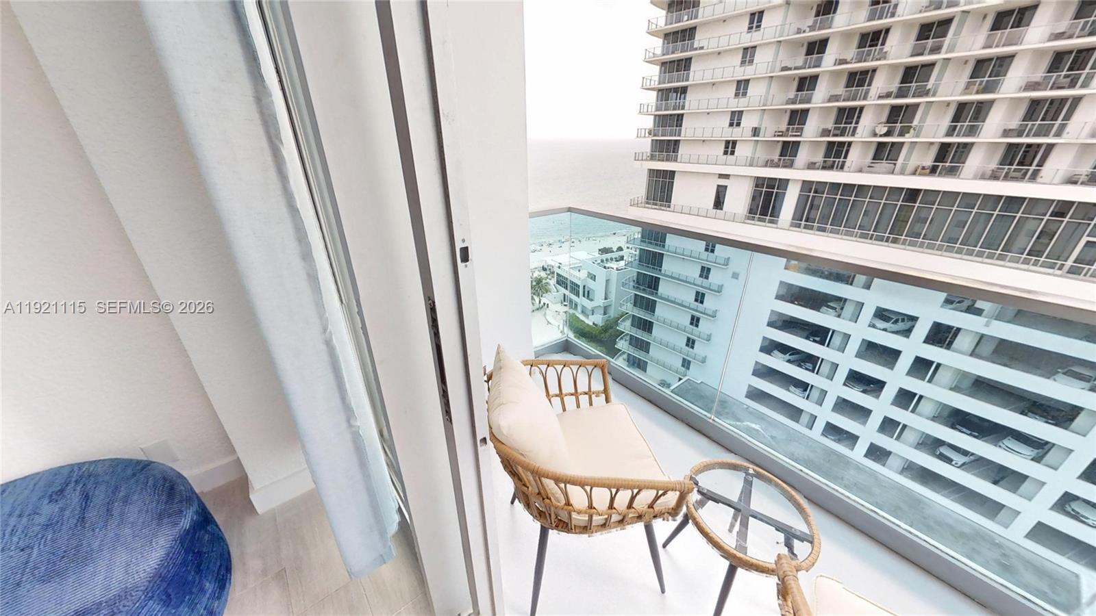 4001 S Ocean Drive Ph7 Property Photo 4