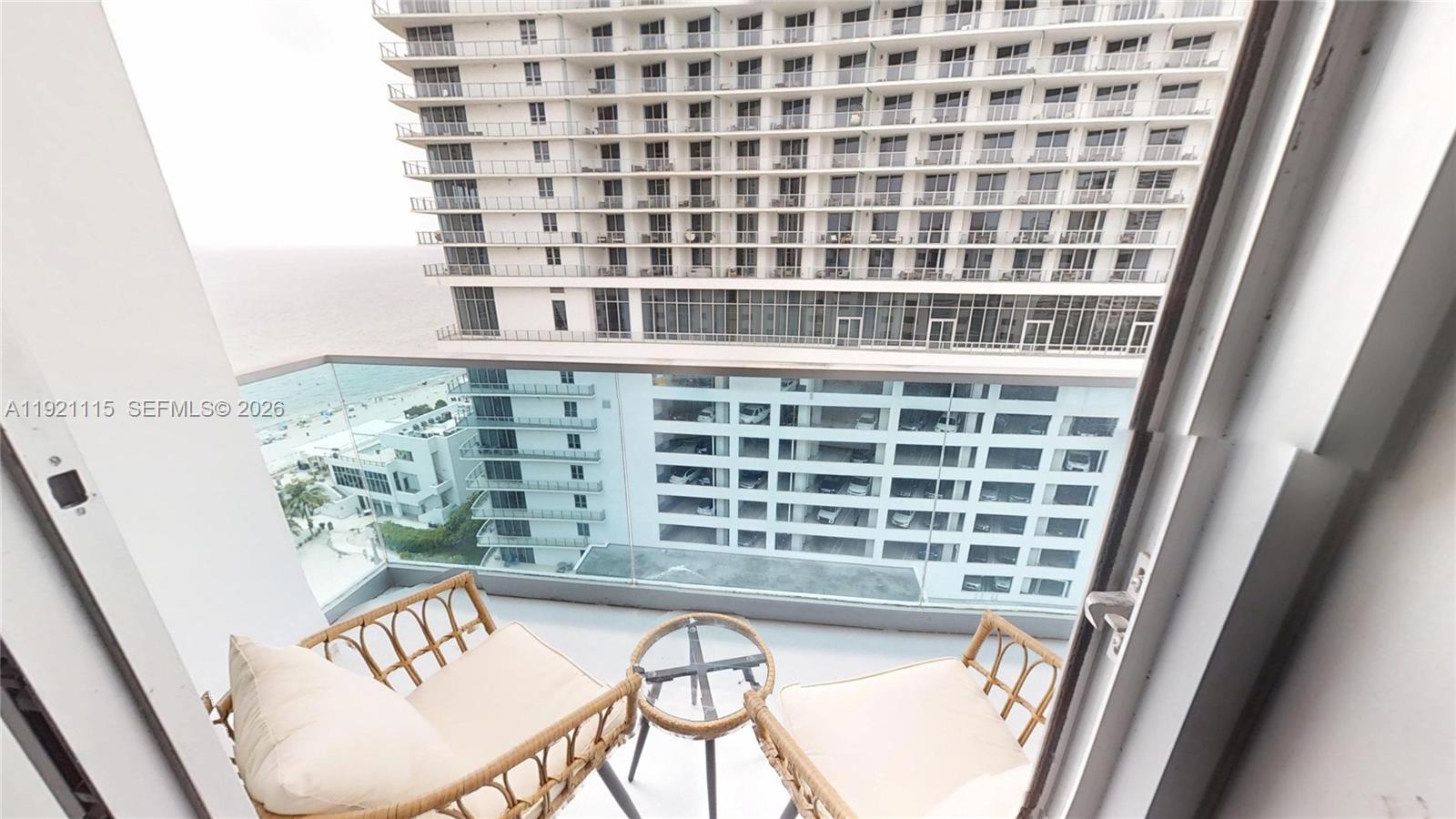 4001 S Ocean Drive Ph7 Property Photo 5