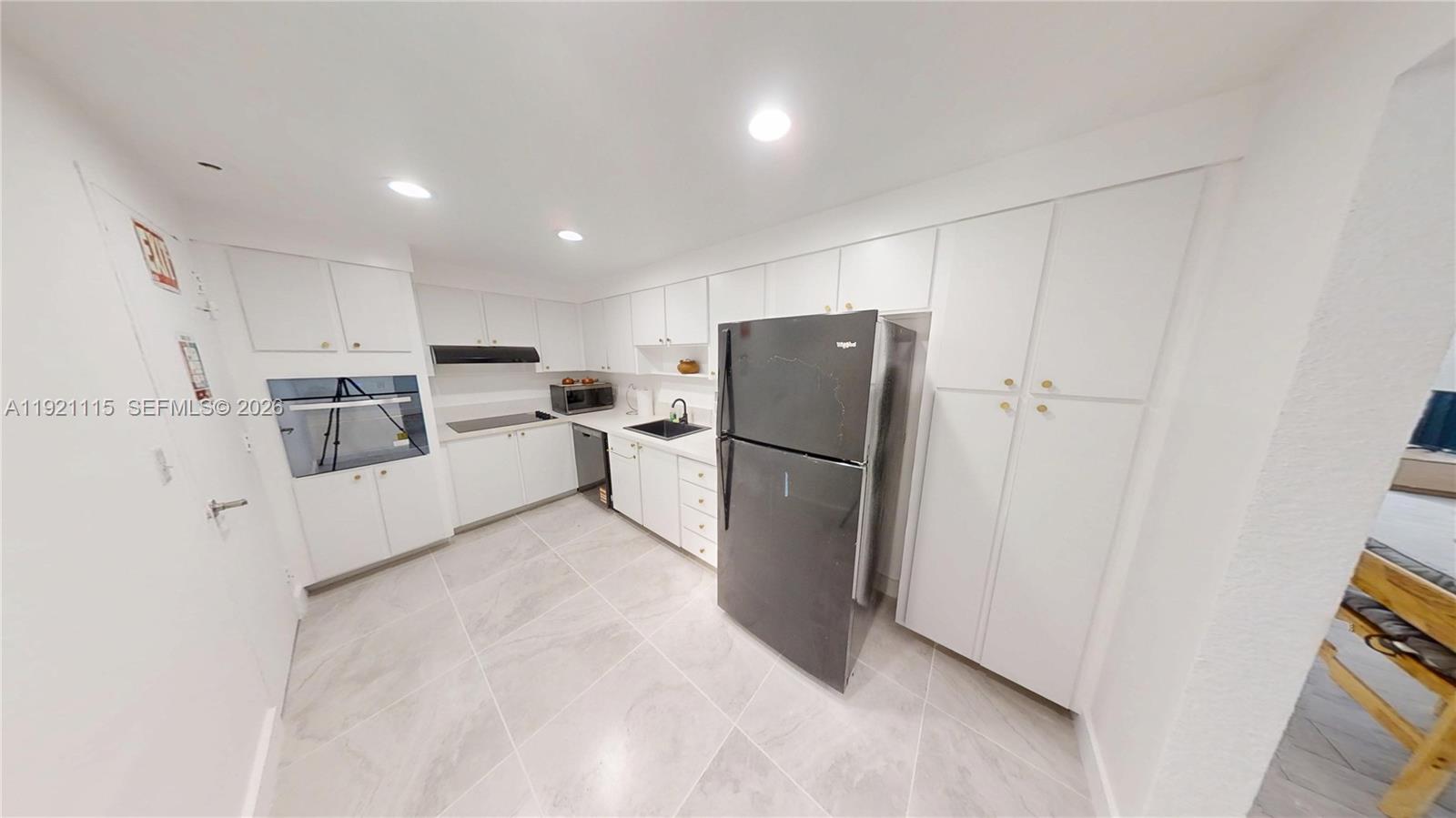 4001 S Ocean Drive Ph7 Property Photo 13