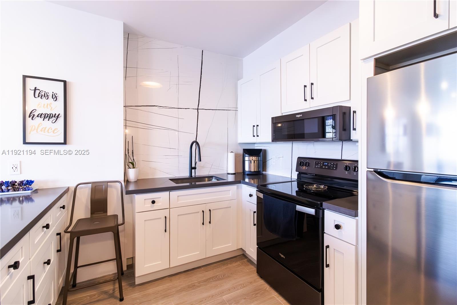 20 E Island Avenue 1415 Property Photo 18