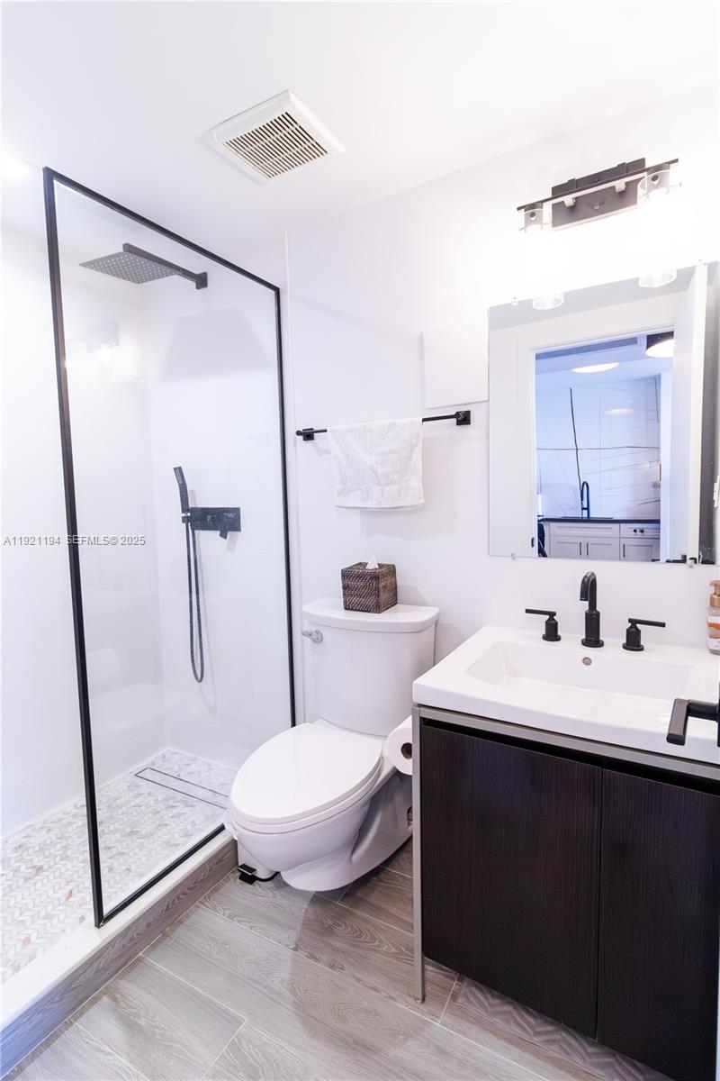 20 E Island Avenue 1415 Property Photo 21