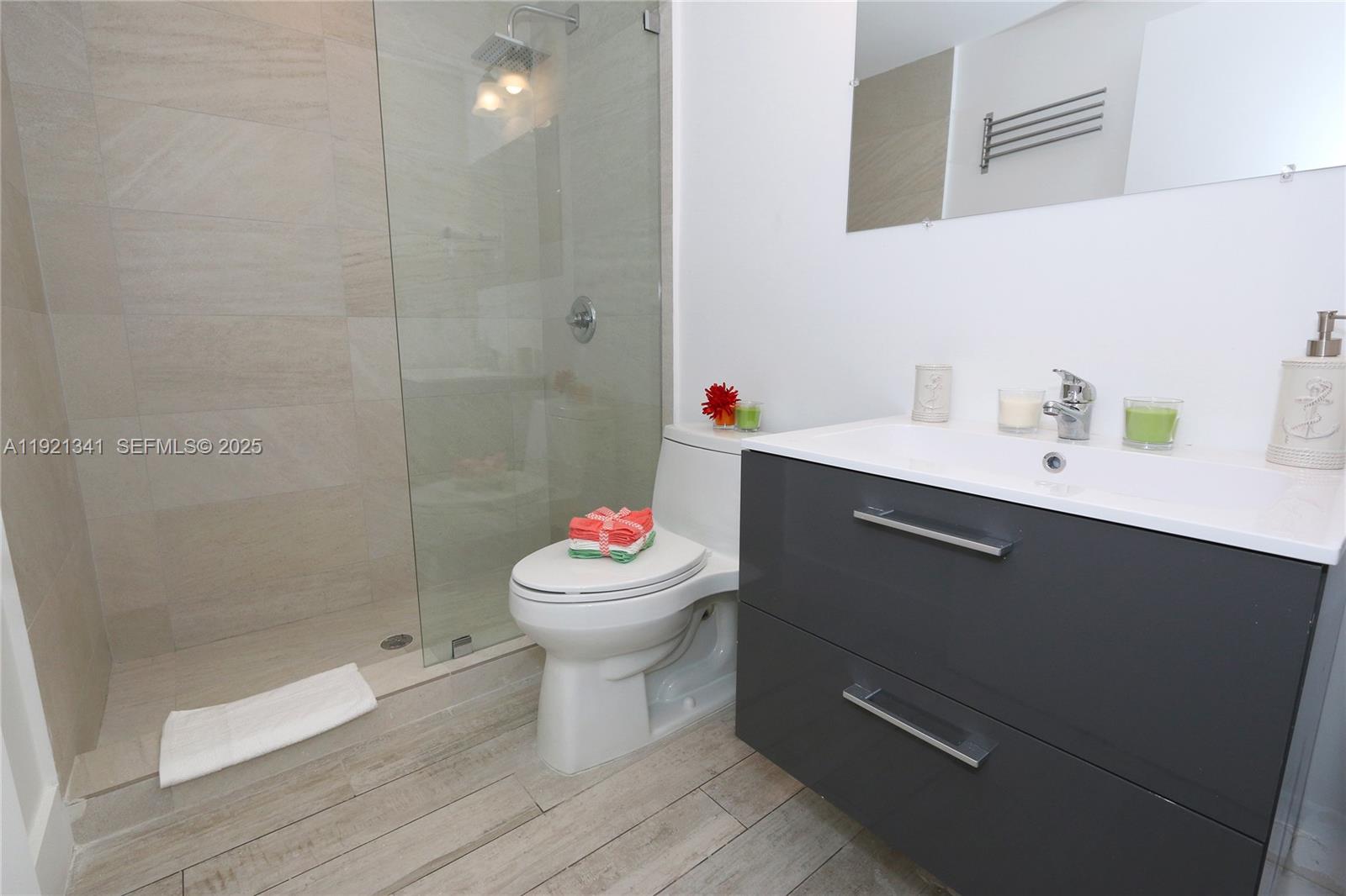 811 Jefferson Avenue 105 Property Photo 9