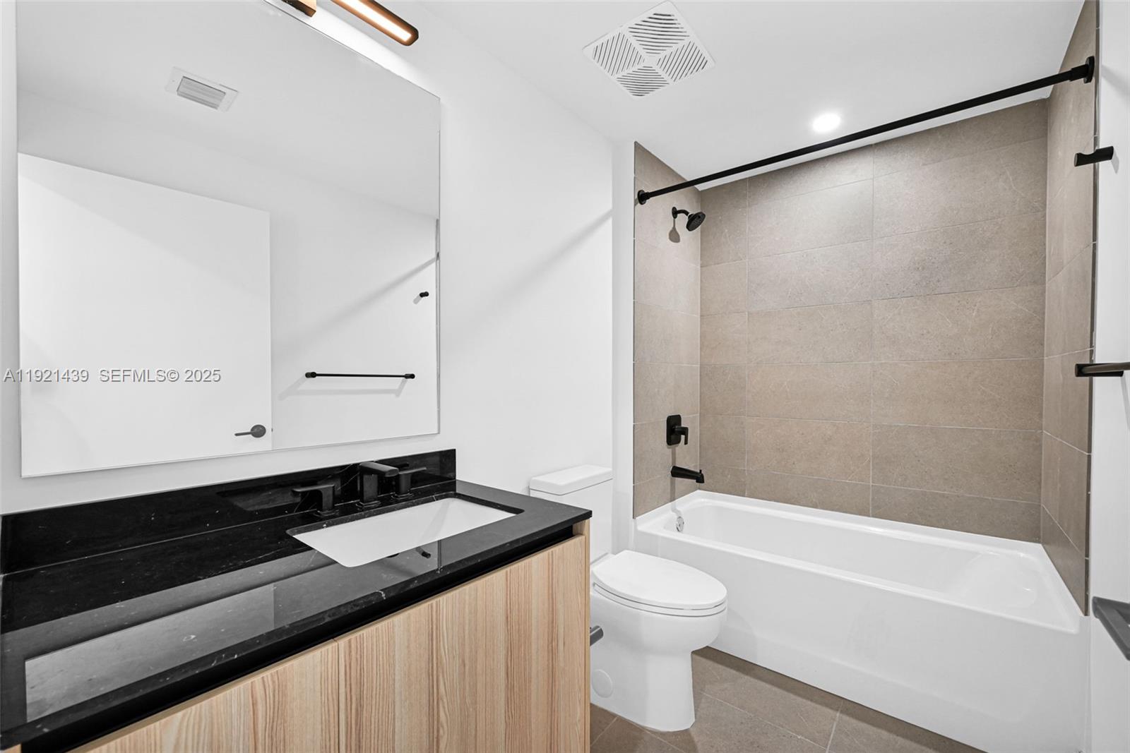 225 N Miami Avenue 901 Property Photo 21