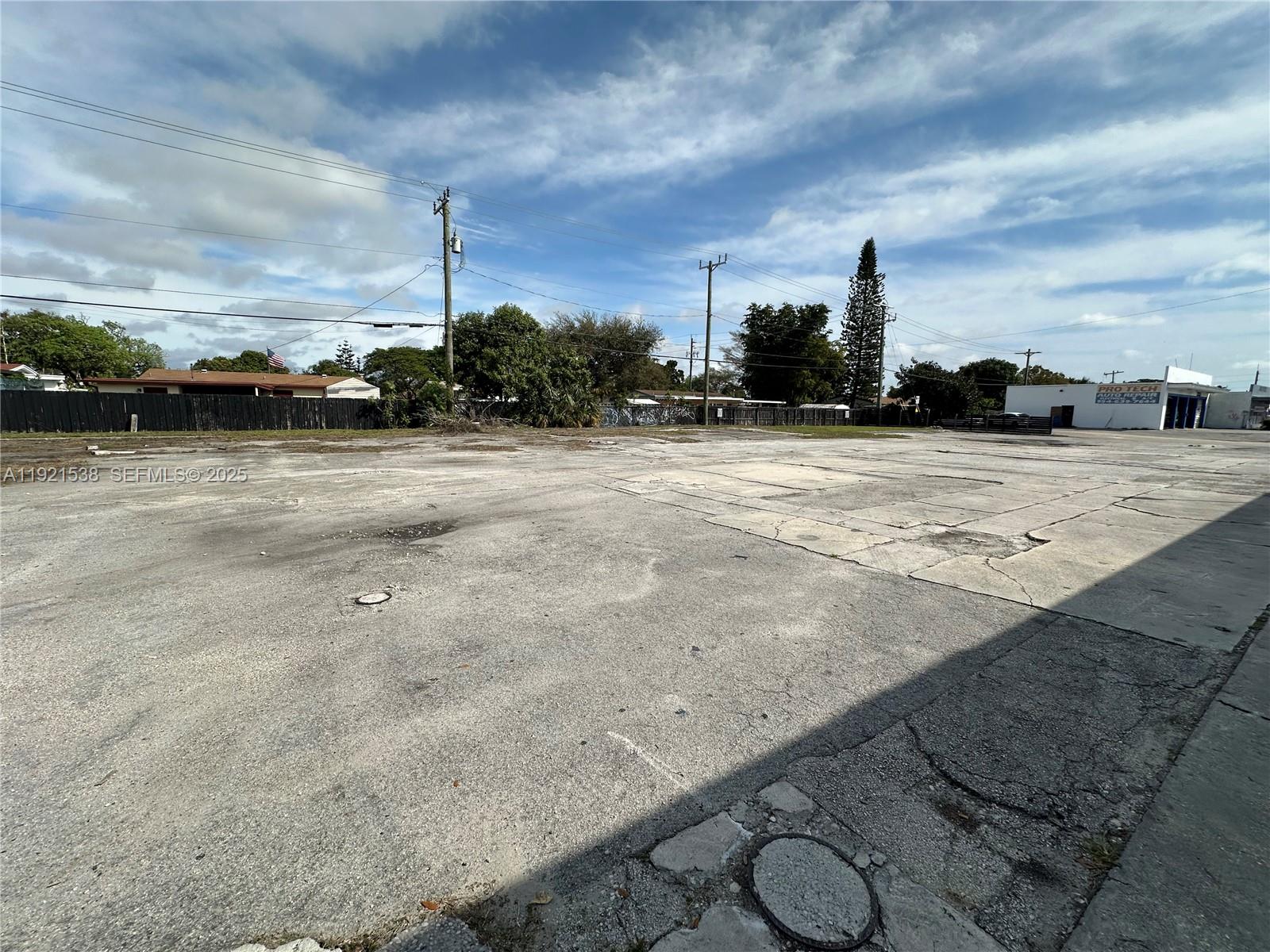6501 Pembroke Road Property Photo 2