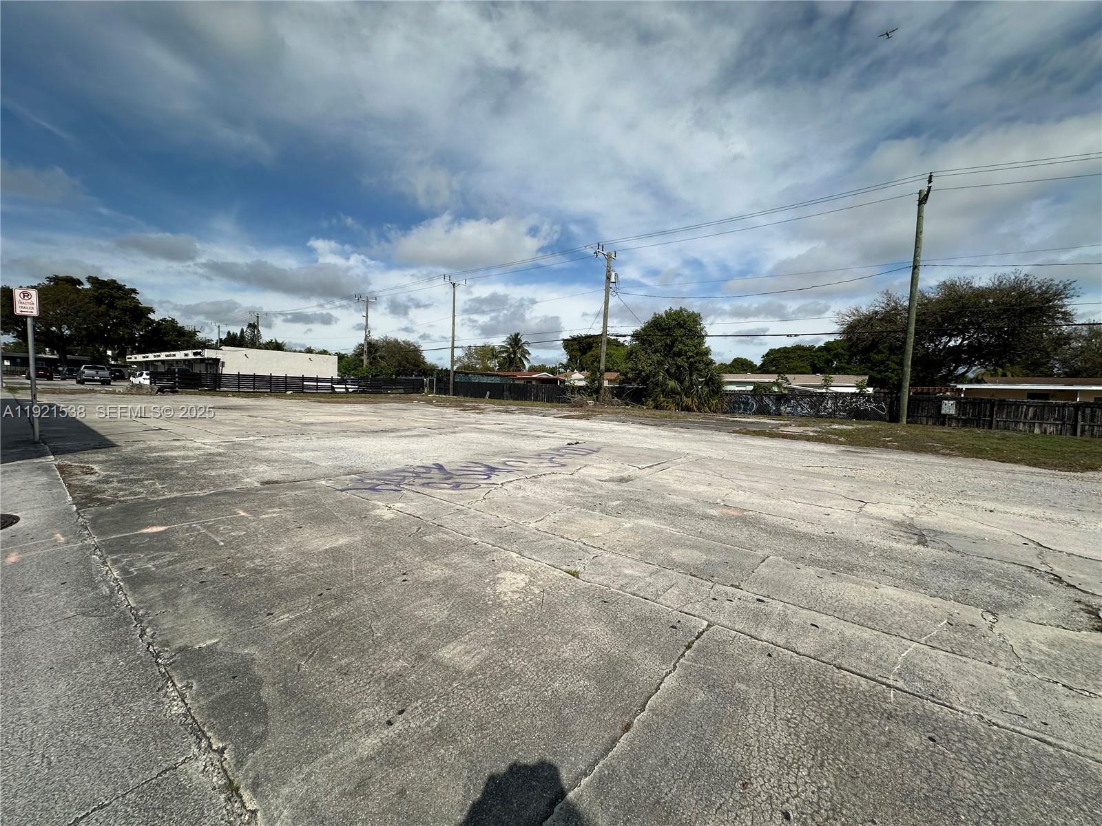 6501 Pembroke Road Property Photo 3