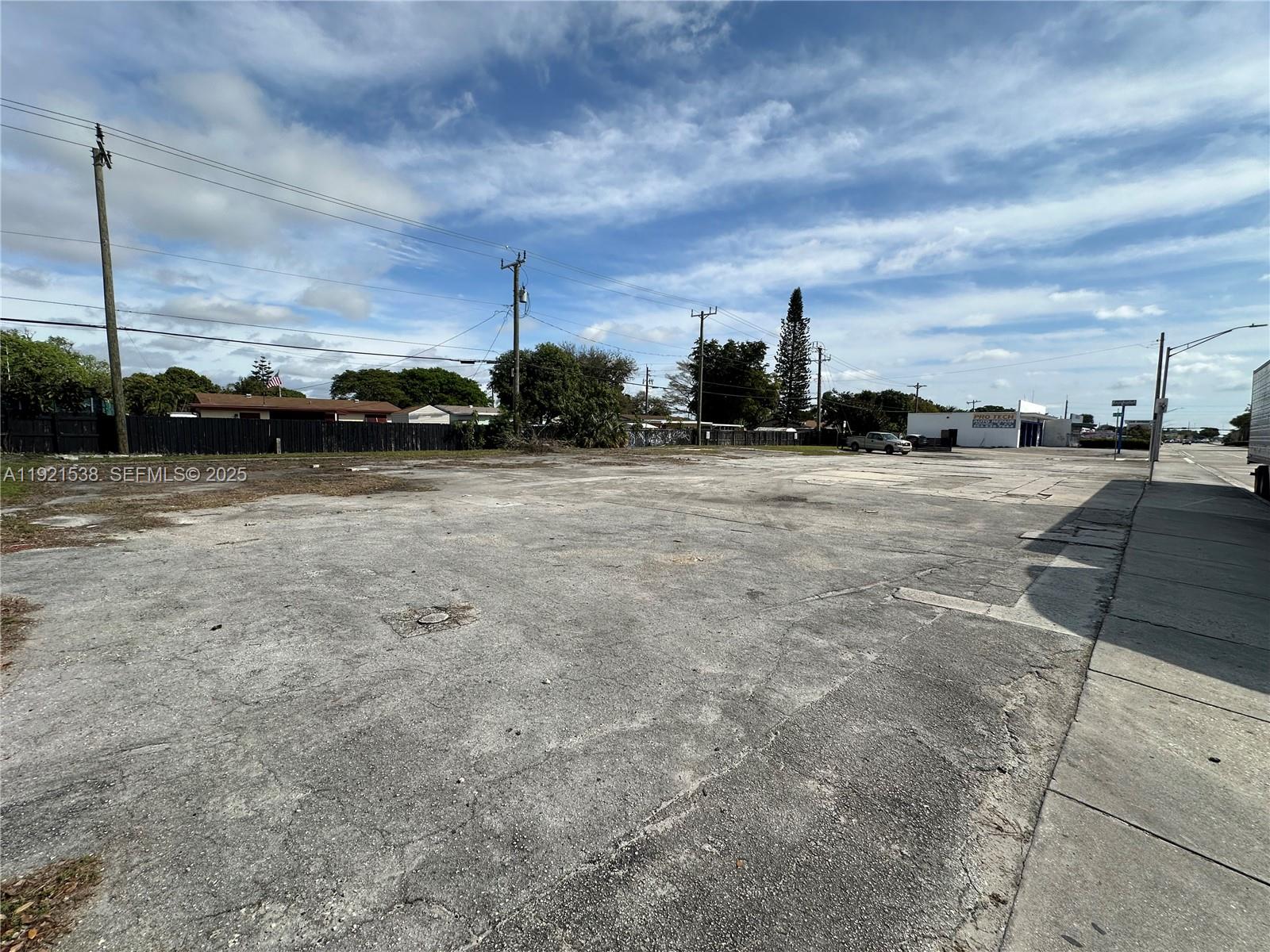 6501 Pembroke Road Property Photo 4