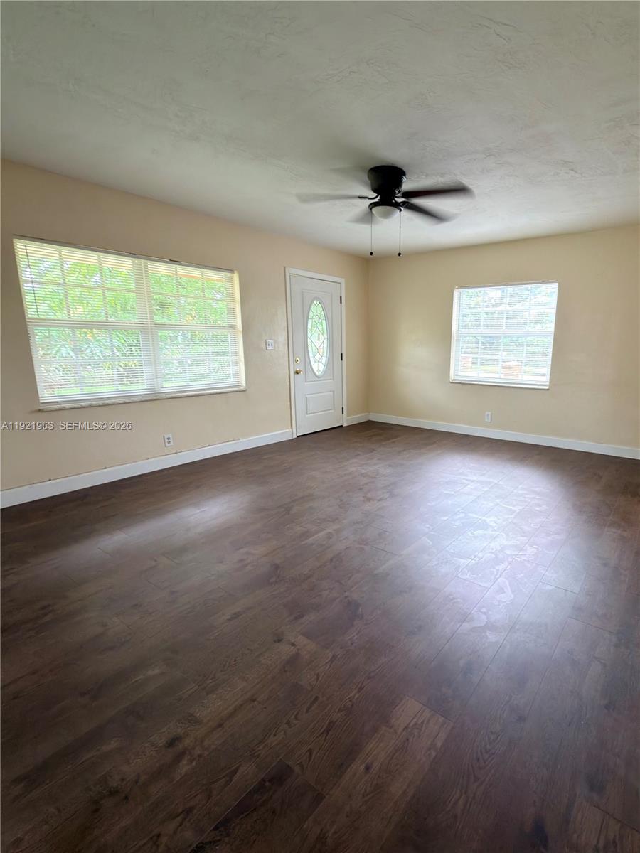 1320 Sw 11th Avenue A Property Photo 3