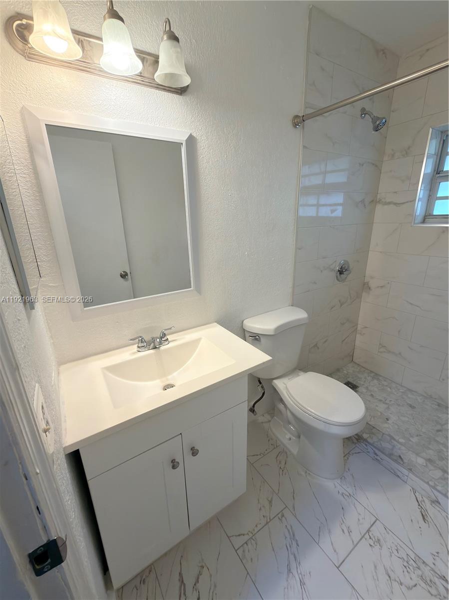 1320 Sw 11th Avenue A Property Photo 6