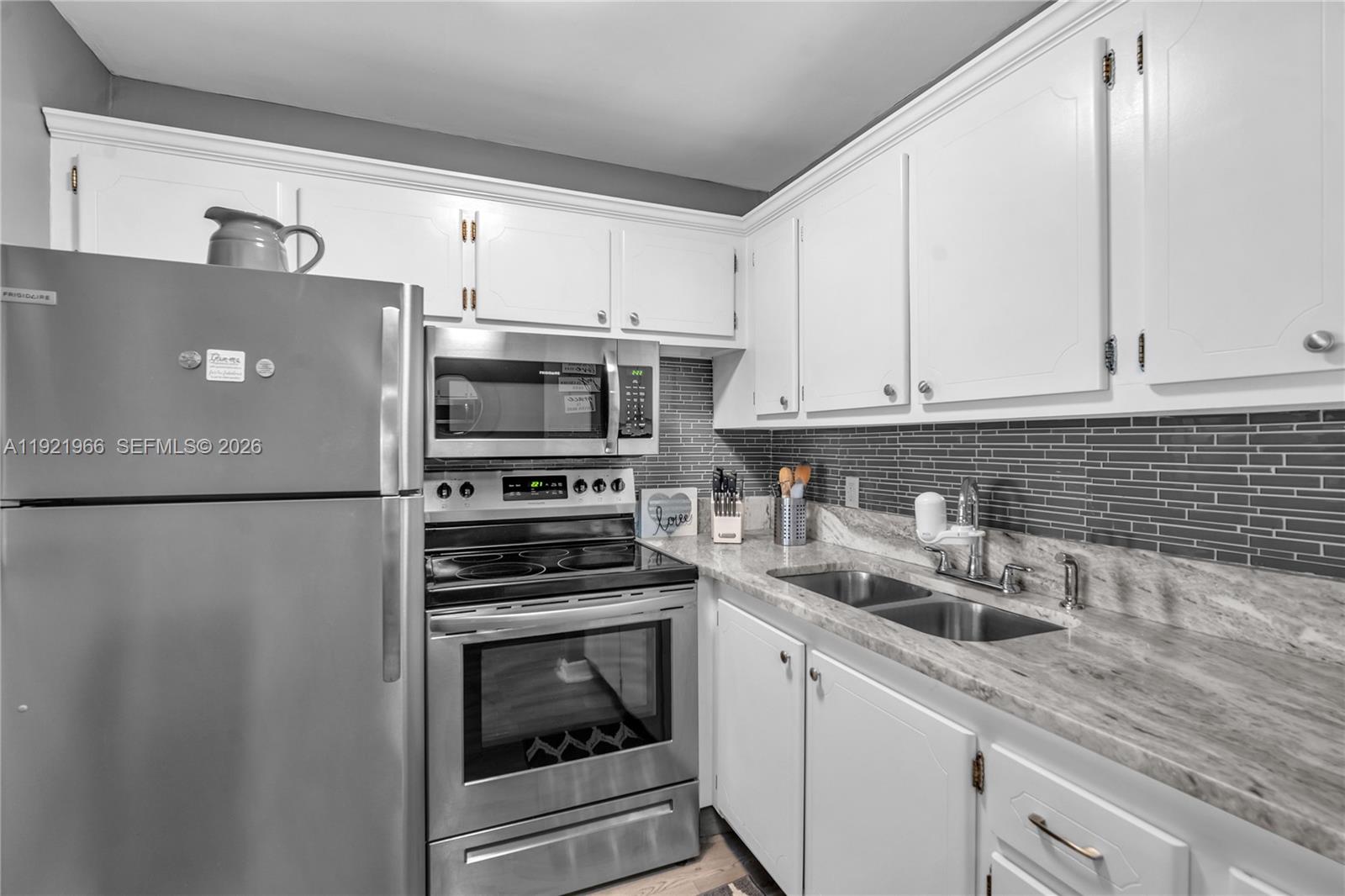 244 Durham F 244 Property Photo 6