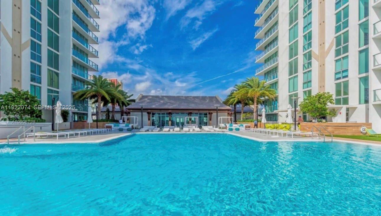 330 Sunny Isles Boulevard 5-2002 Property Photo 4