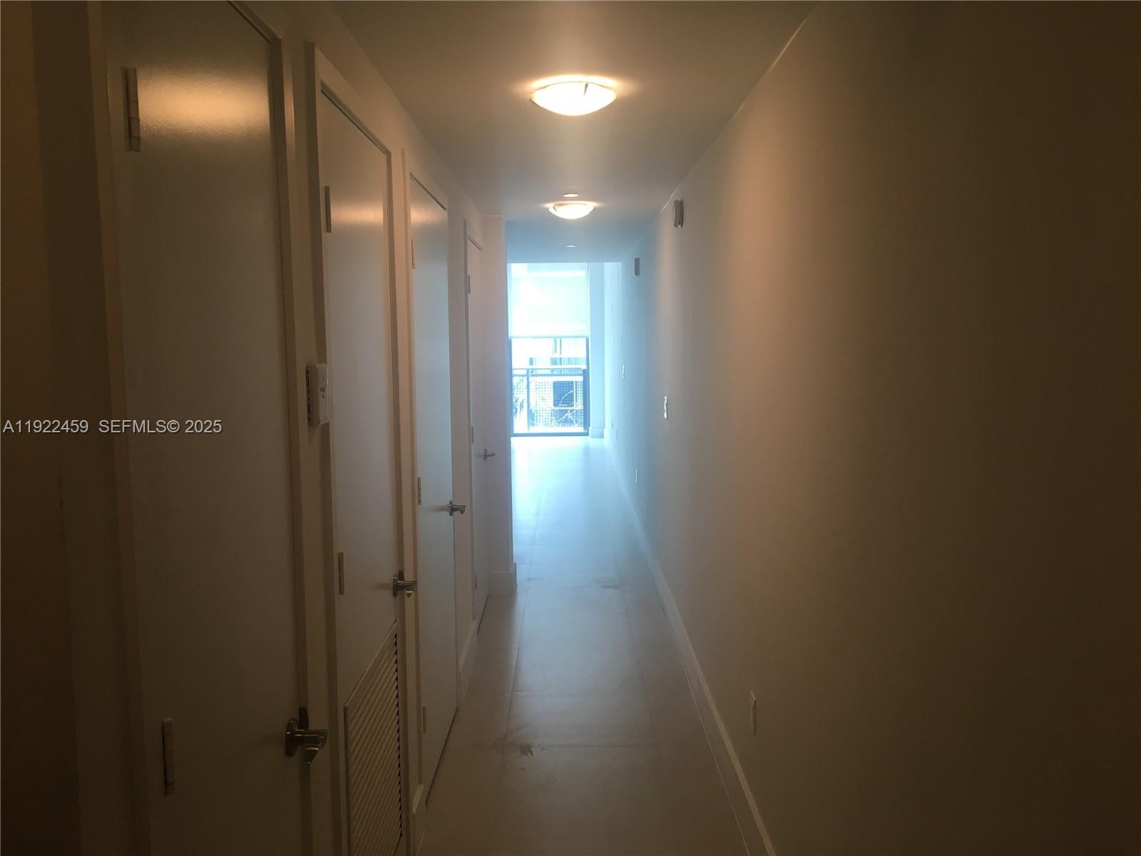 6000 Collins Avenue 521 Property Photo 3