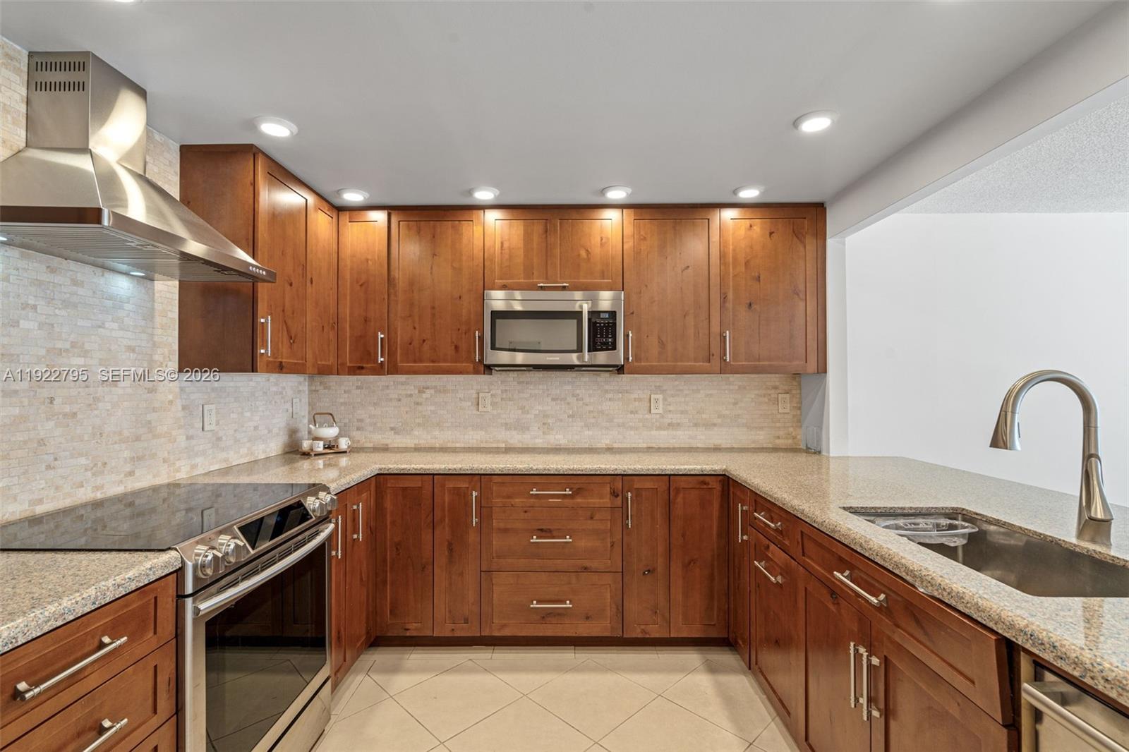 1865 Brickell Avenue A1013 Property Photo 3