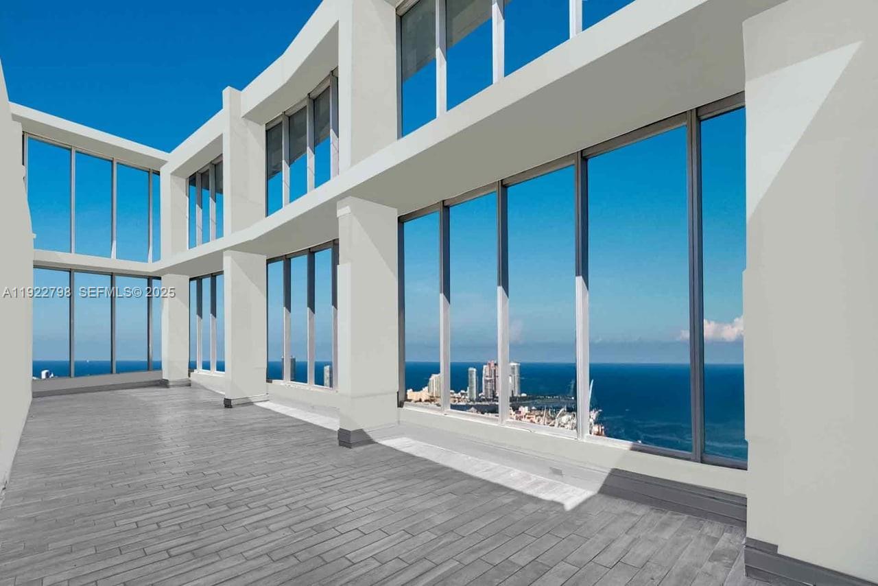 465 Brickell Avenue 5701 Property Photo 1
