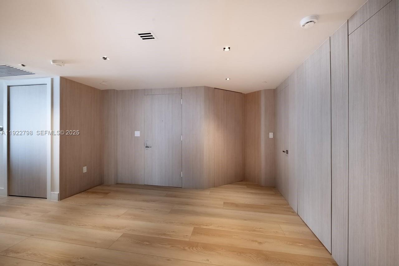 465 Brickell Avenue 5701 Property Photo 13