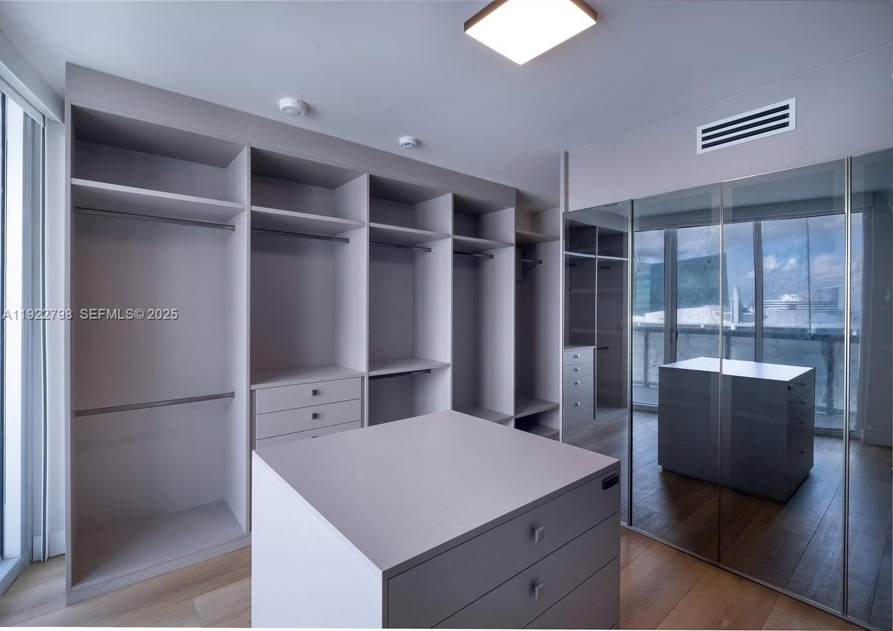 465 Brickell Avenue 5701 Property Photo 22