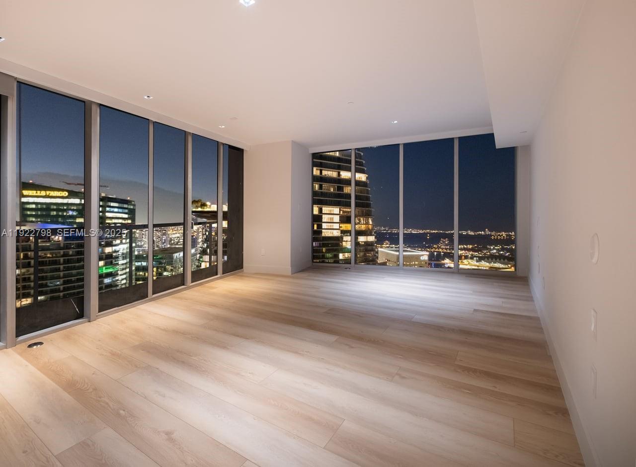 465 Brickell Avenue 5701 Property Photo 28