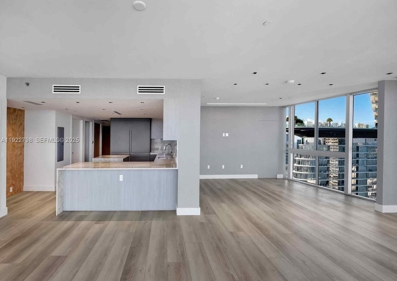 465 Brickell Avenue 5701 Property Photo 32