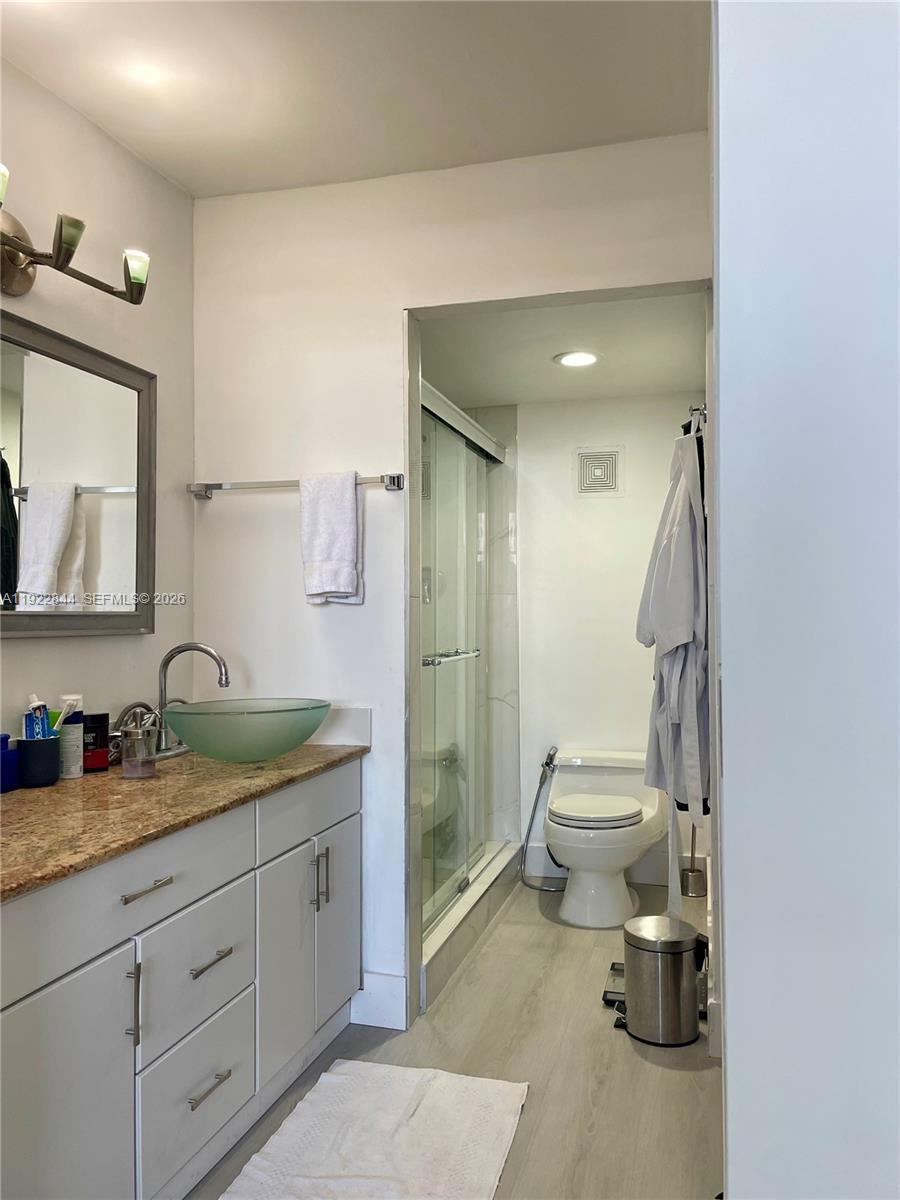 6900 Bay Drive 7a Property Photo 13