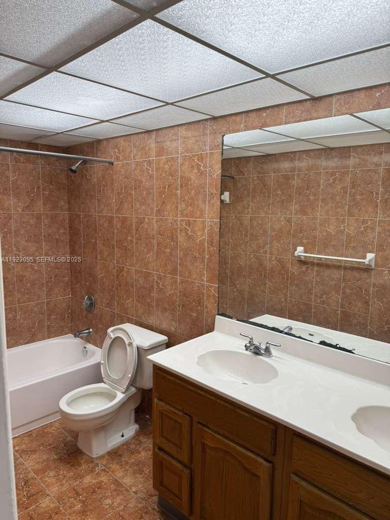7000 Nw 186th Street 4-226 Property Photo 9