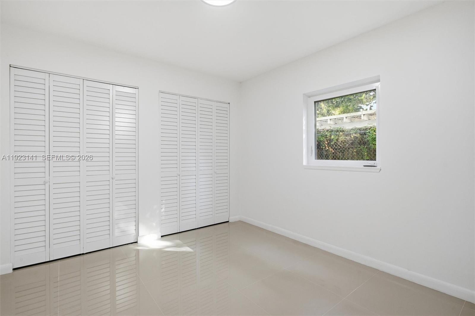 1045 Sw 25th Avenue Property Photo 10