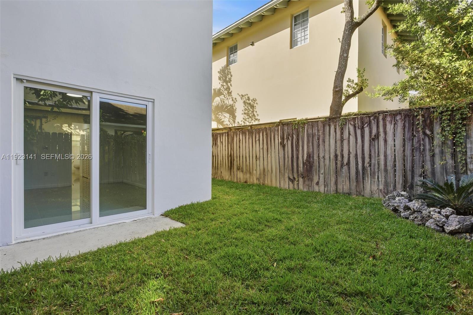 1045 Sw 25th Avenue Property Photo 14