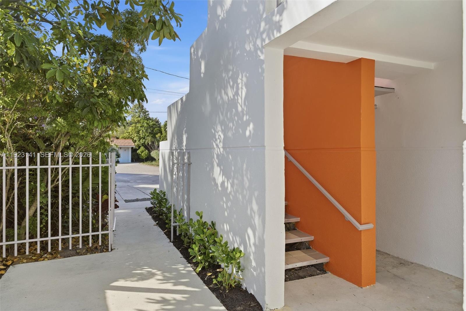 1045 Sw 25th Avenue Property Photo 19