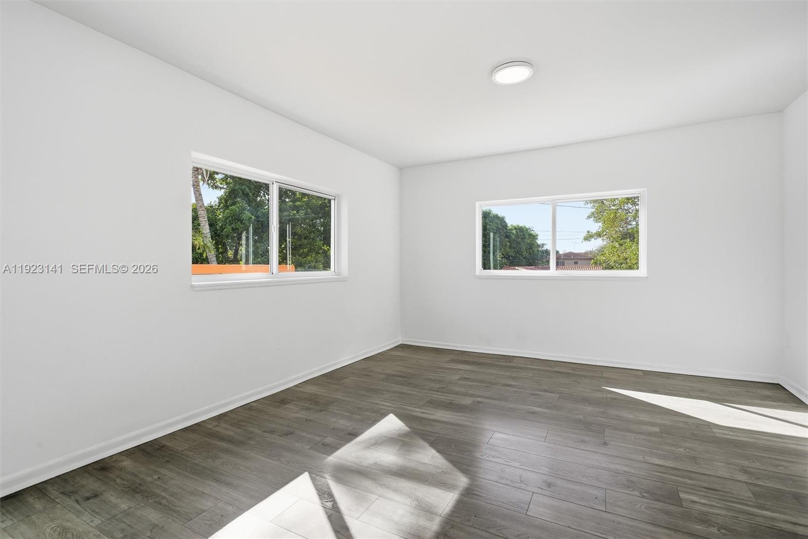 1045 Sw 25th Avenue Property Photo 23