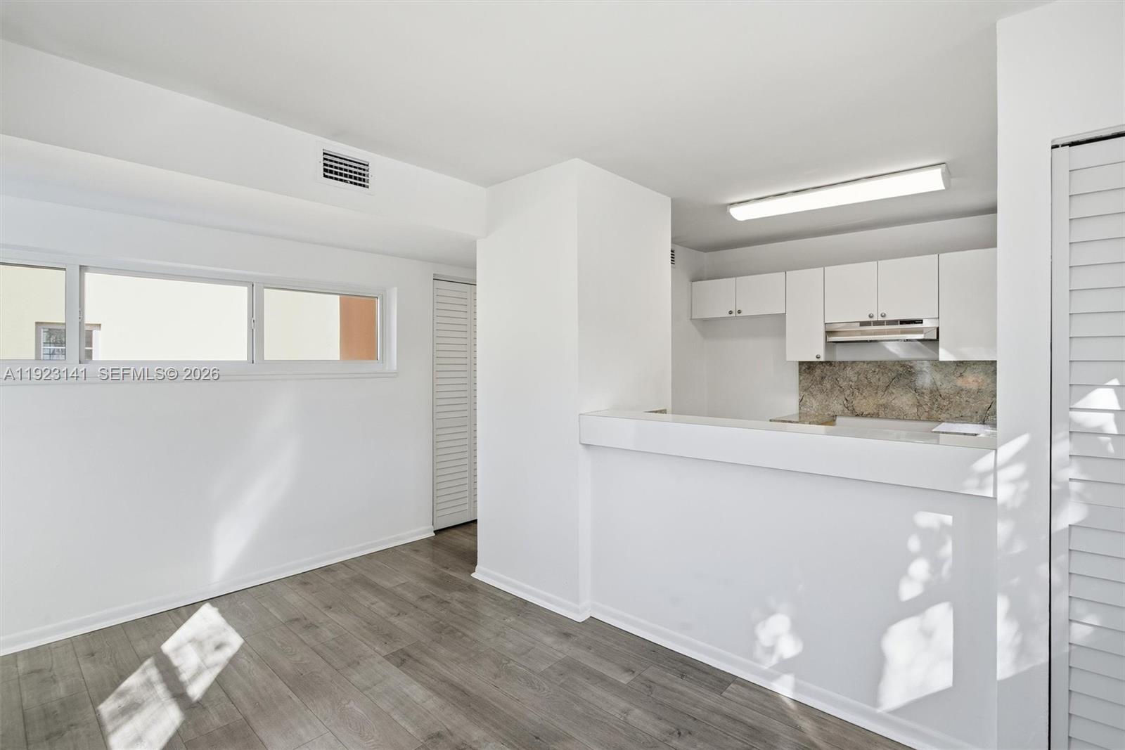 1045 Sw 25th Avenue Property Photo 24