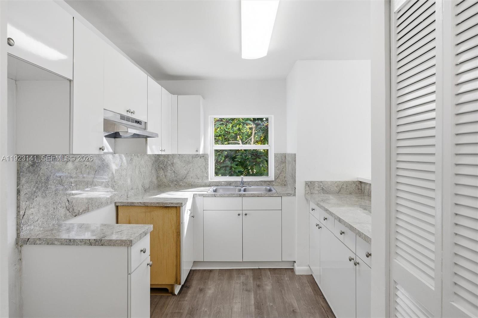 1045 Sw 25th Avenue Property Photo 25