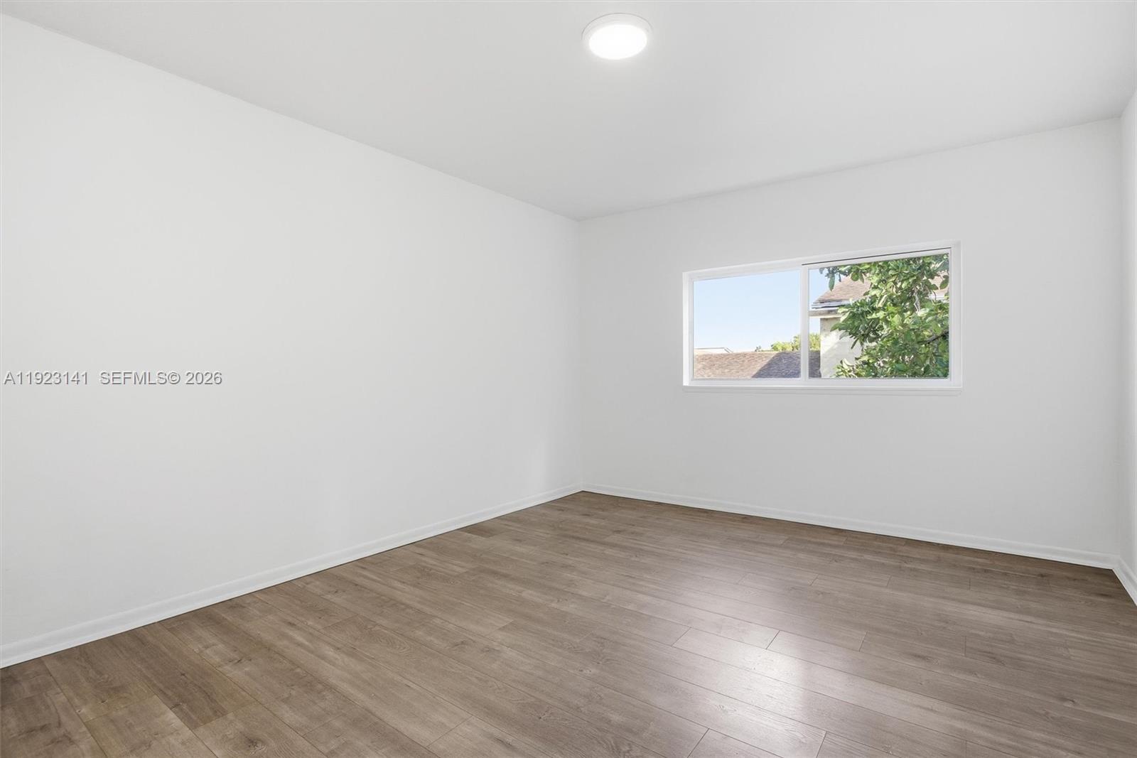 1045 Sw 25th Avenue Property Photo 27
