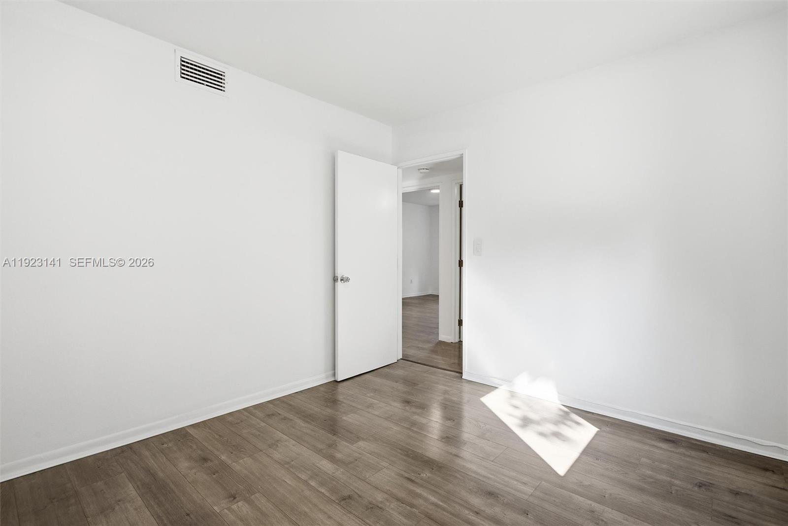 1045 Sw 25th Avenue Property Photo 34