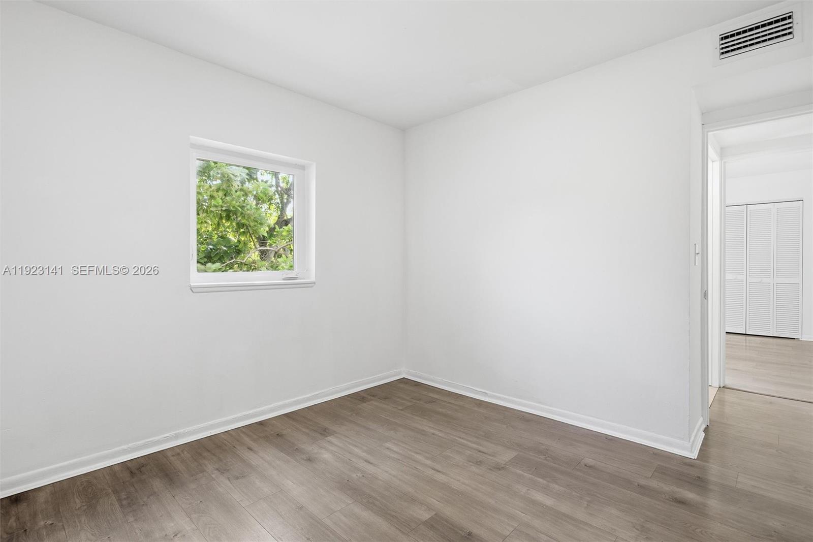 1045 Sw 25th Avenue Property Photo 36