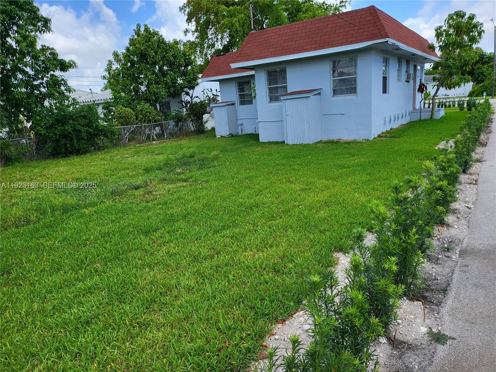 A11923163 Property Photo 5