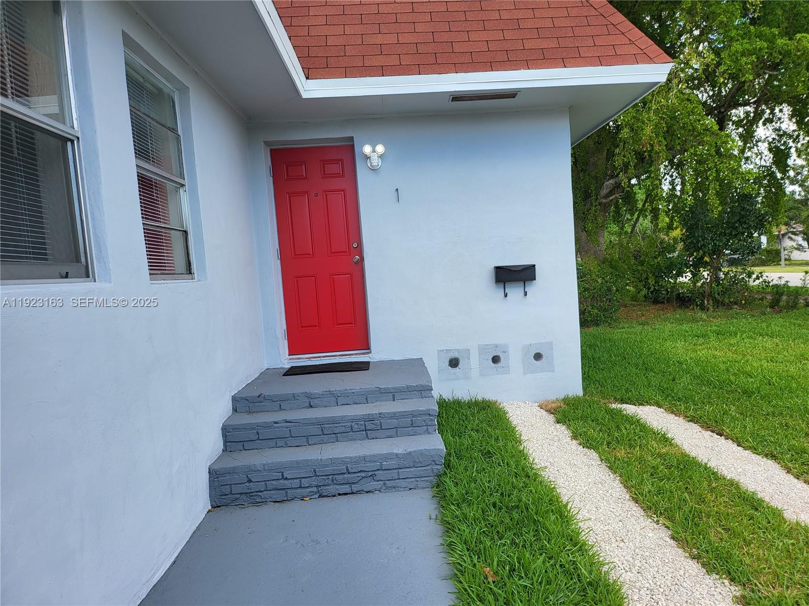 A11923163 Property Photo 6