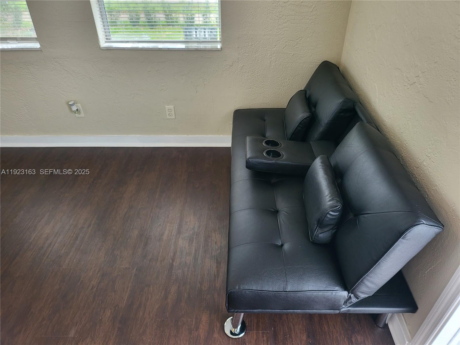 A11923163 Property Photo 9