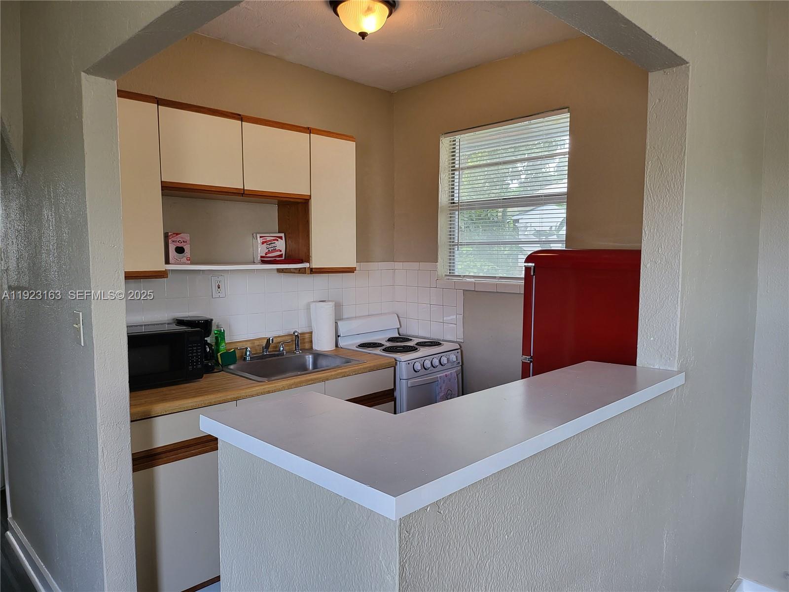 A11923163 Property Photo 11