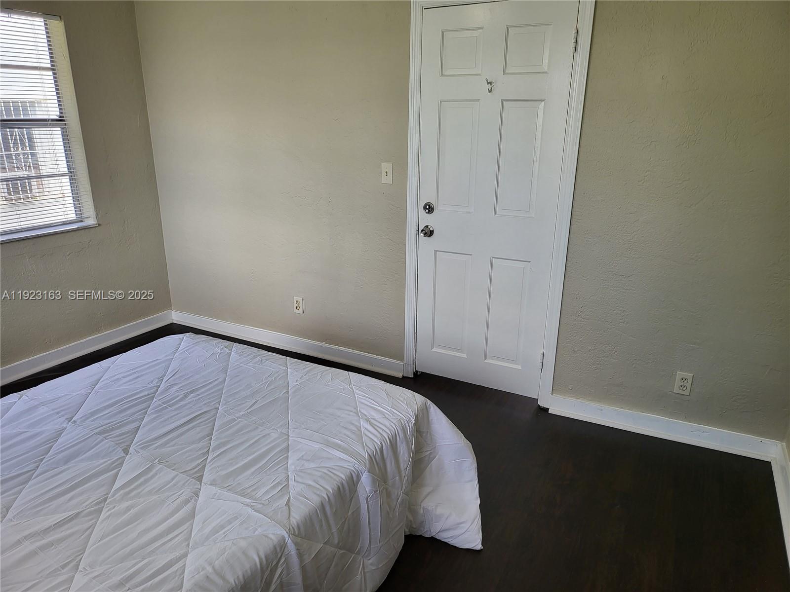 A11923163 Property Photo 15