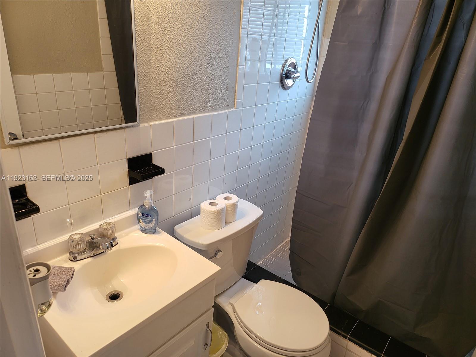 A11923163 Property Photo 34