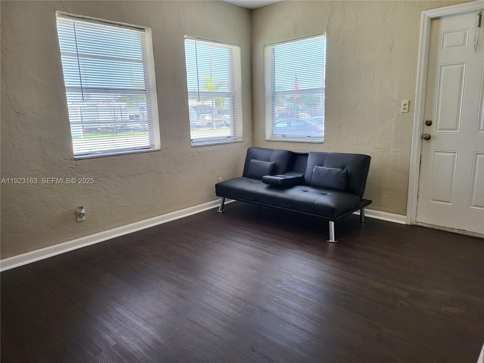 A11923163 Property Photo 38