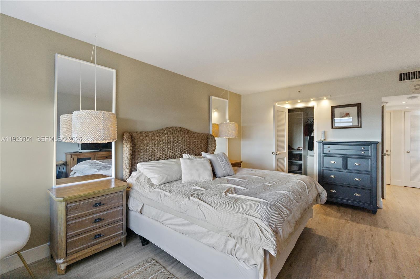 100 Lincoln Road 410 Property Photo 13