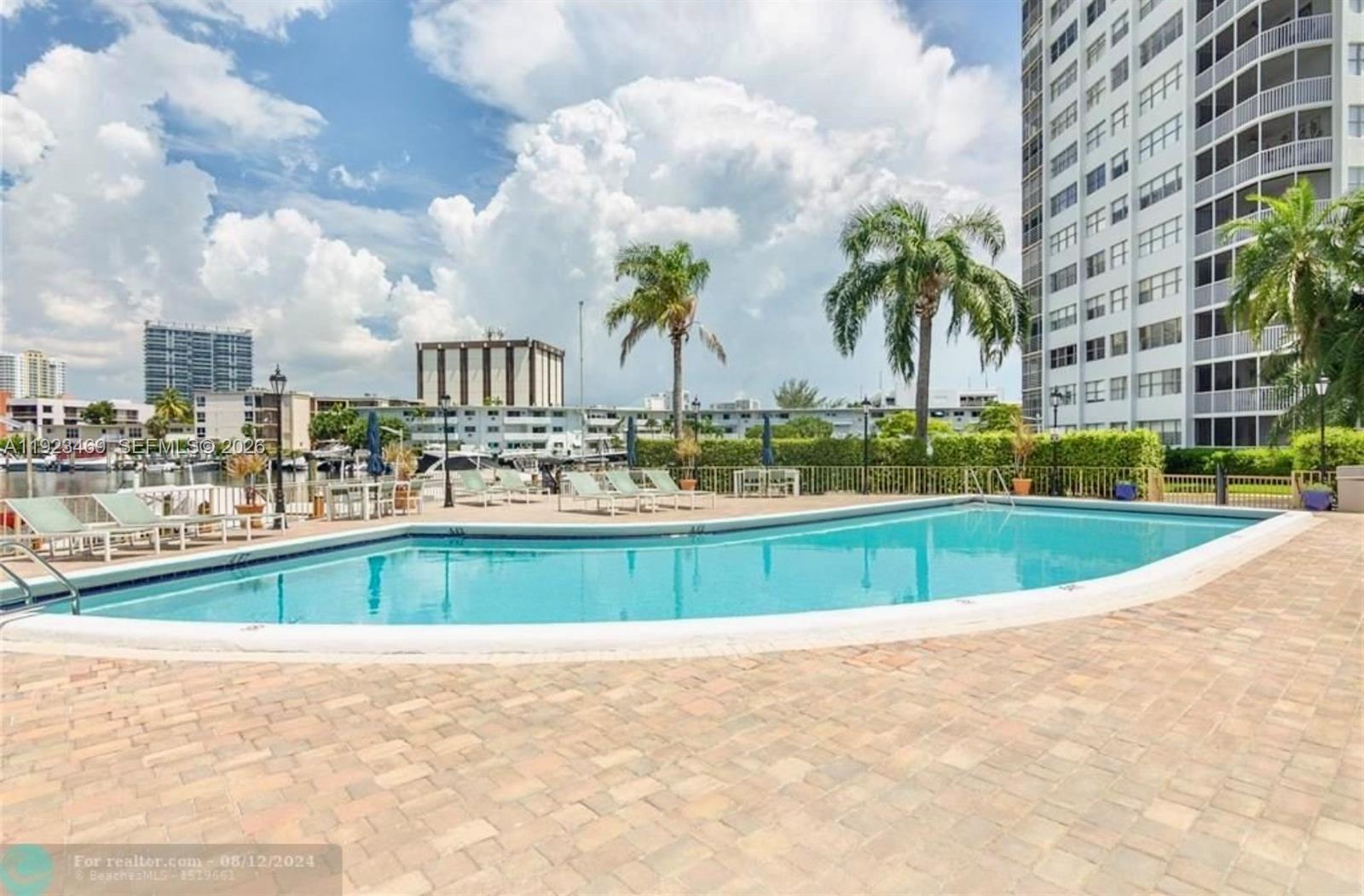100 Golden Isles Drive 605 Property Photo 18