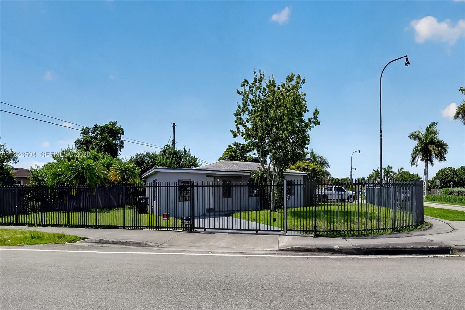 14801 Lincoln Boulevard Property Photo 2