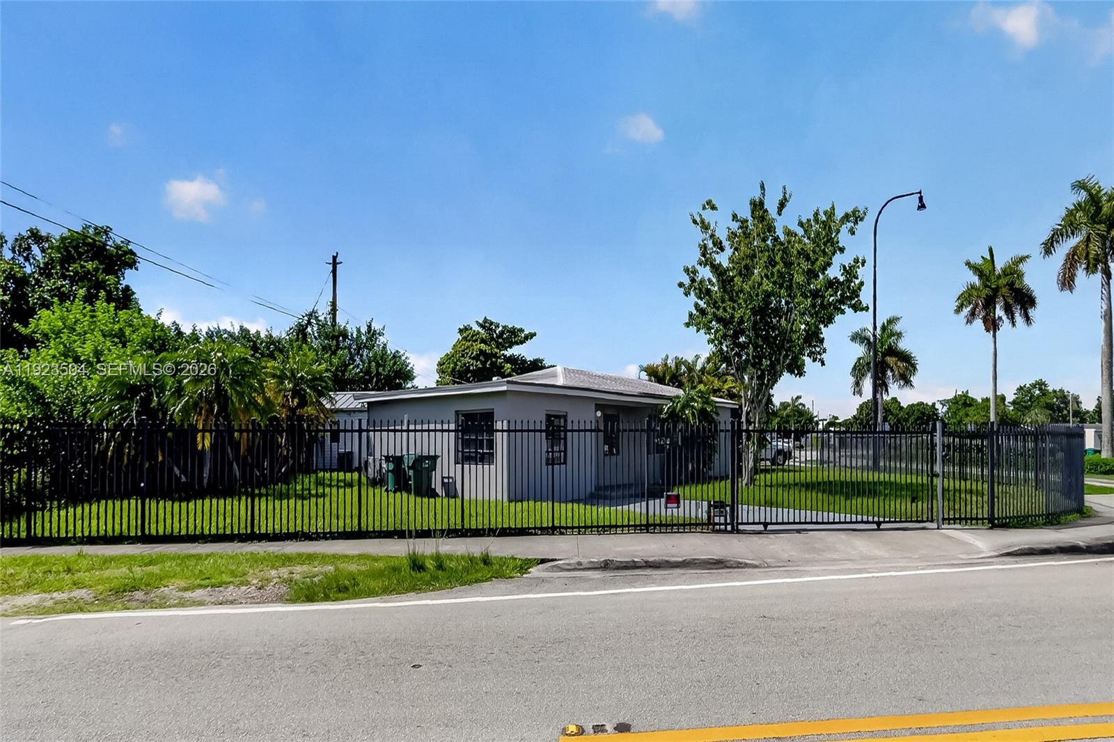 14801 Lincoln Boulevard Property Photo 3