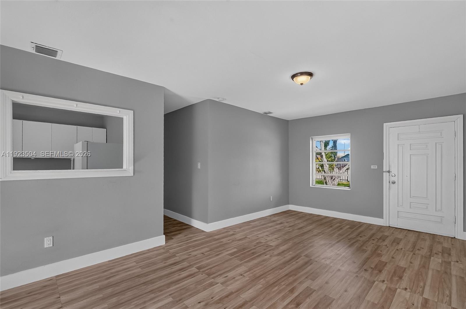 14801 Lincoln Boulevard Property Photo 10
