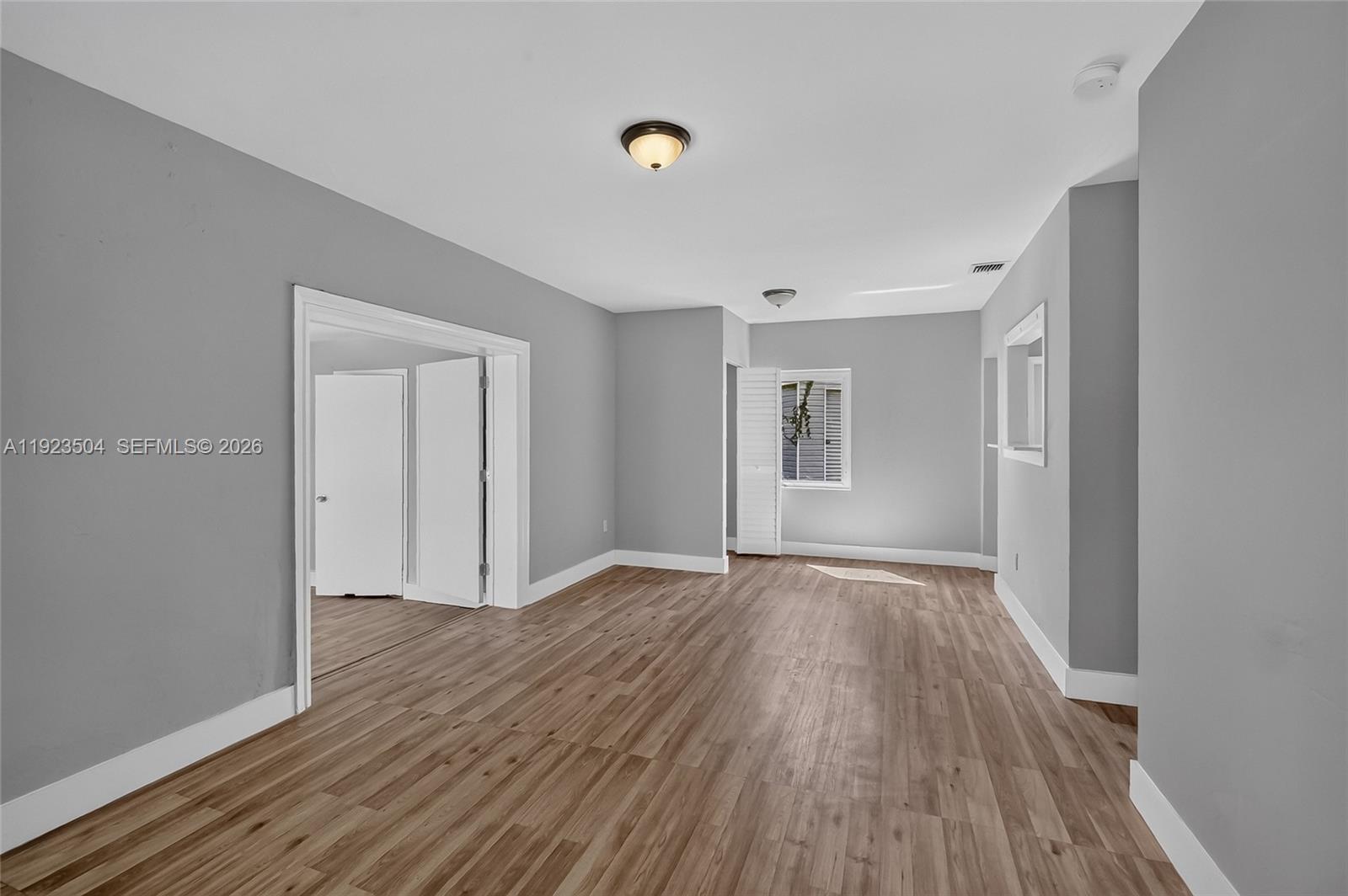14801 Lincoln Boulevard Property Photo 11