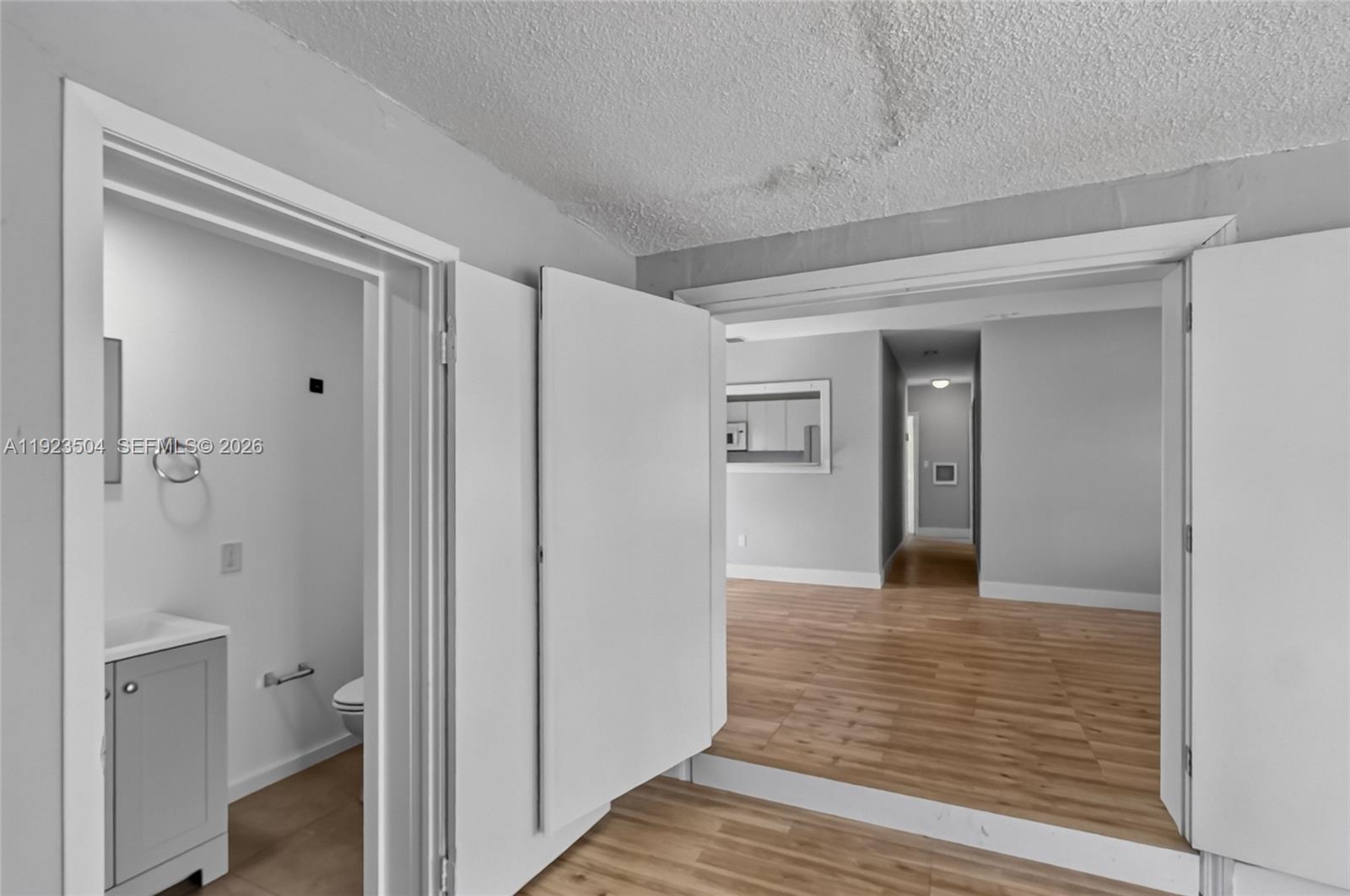 14801 Lincoln Boulevard Property Photo 17