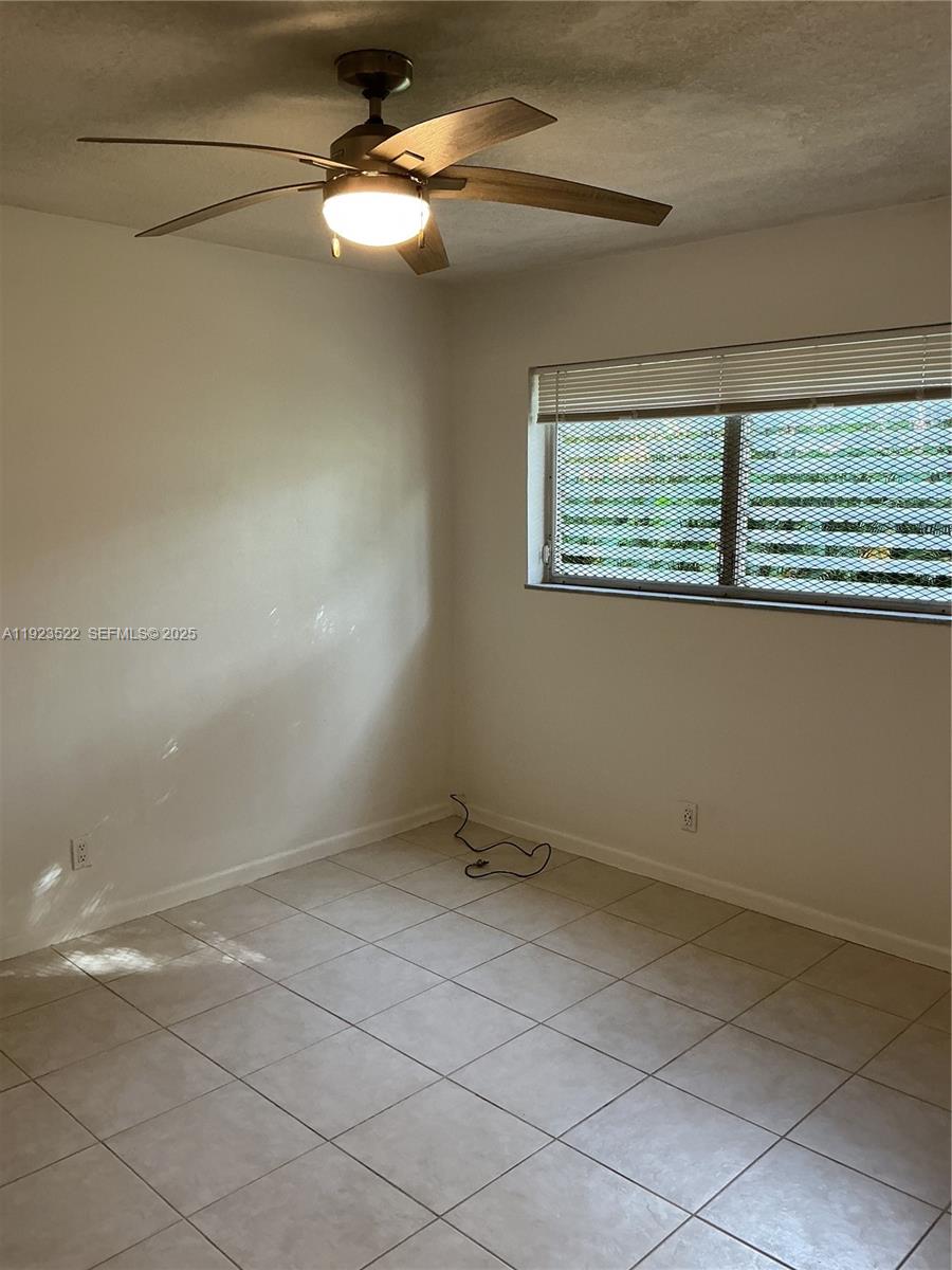 2716 Ne 30th Place 103c Property Photo 7